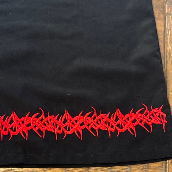 No Boundaries Black and Red Casual Button Down Shirt - Picture 2 of 5